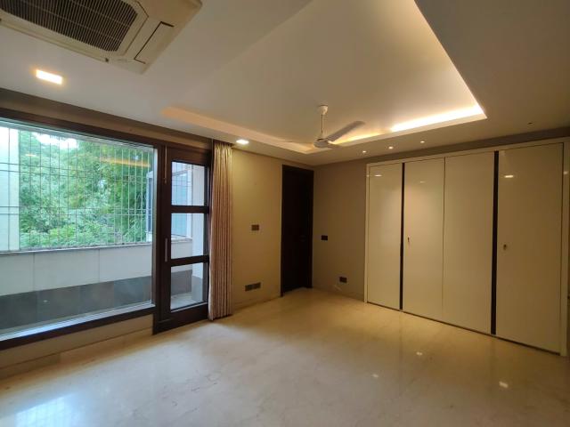 Property for rent in Deri
