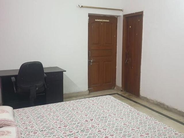 Property for rent in Deri