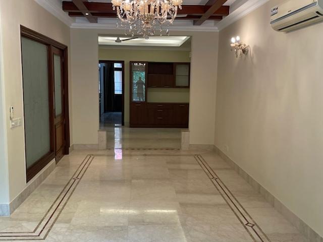 Property for rent in Deri