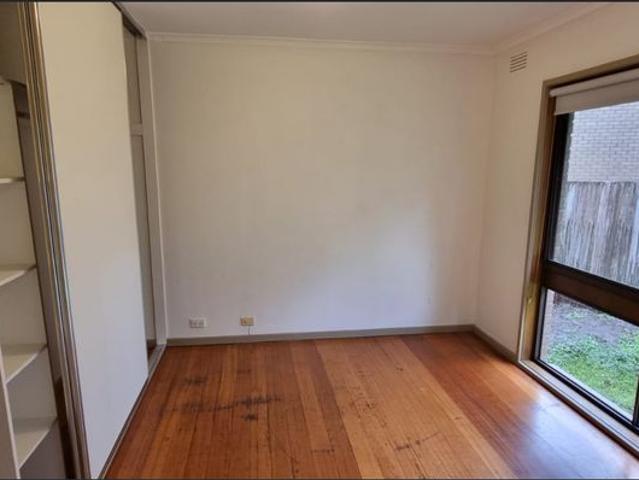 House for rent in Churchill, Victoria