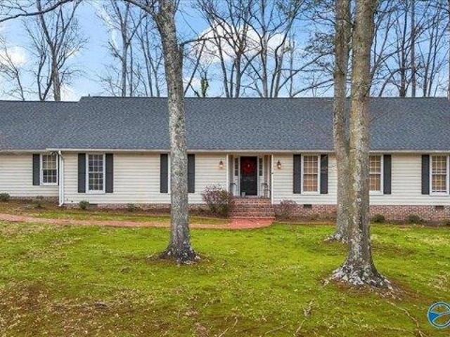 House for sale in Albertville, Alabama
