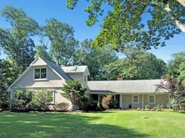 House for sale in Allendale, New Jersey