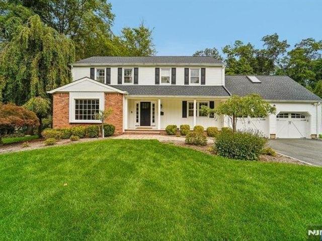 House for sale in Allendale, New Jersey