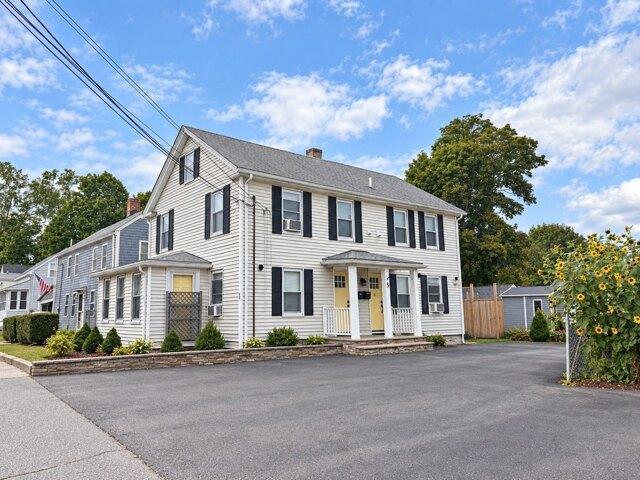 House for sale in Amesbury, Essex County