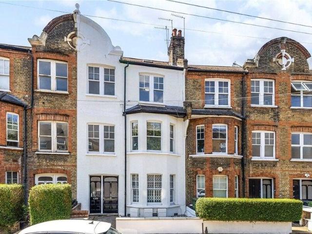 Apartment for sale in Cat Hill, England
