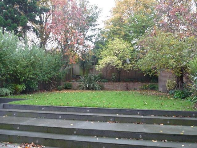 Apartment for rent in Cat Hill, England