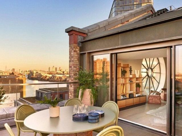 Apartment for sale in Royal Borough of Kensington and Chelsea, Greater London