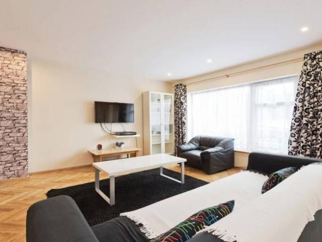 Apartment to rent in Bluebell, North Tipperary
