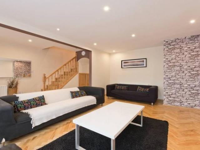 Apartment to rent in Bluebell, North Tipperary
