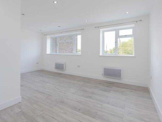 Apartment for sale in Slough