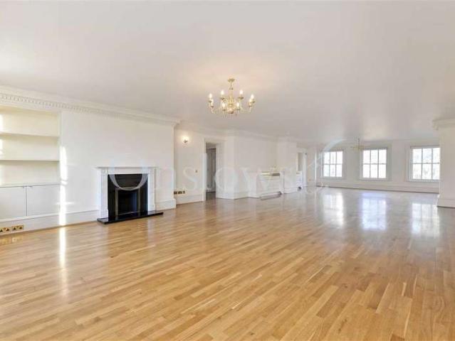 Apartment for sale in Belgravia, Greater London