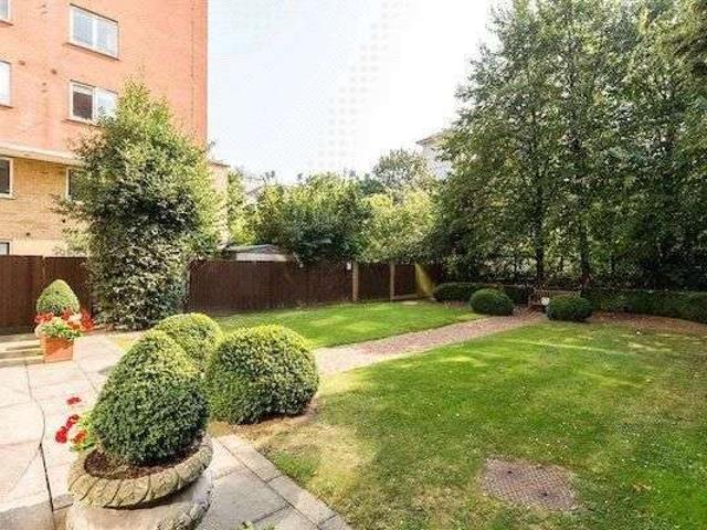 Apartment for rent in St. John's Wood, Greater London