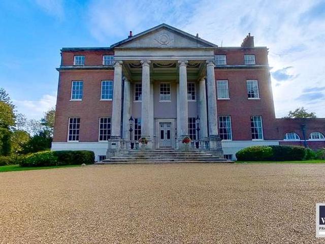 Apartment for sale in Broxbourne, Hertfordshire