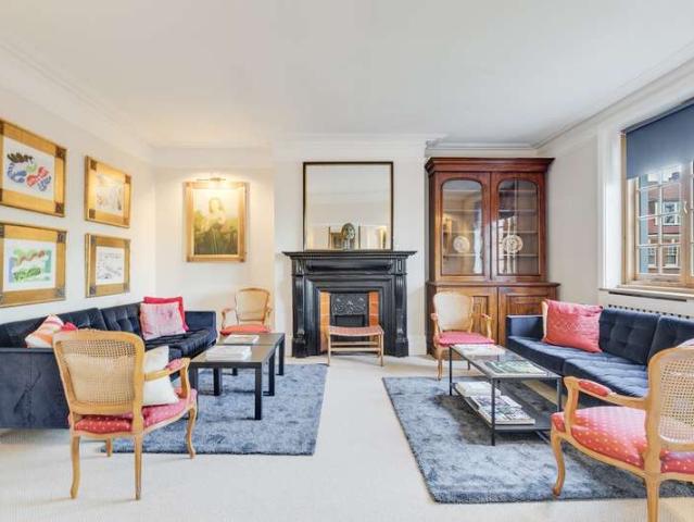 Apartment for sale in Kilburn, Greater London