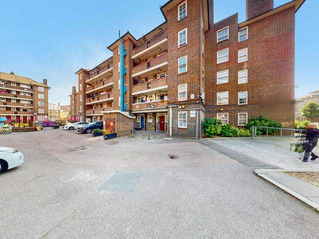 Apartment for sale in Bromley-by-Bow, Poplar Grove