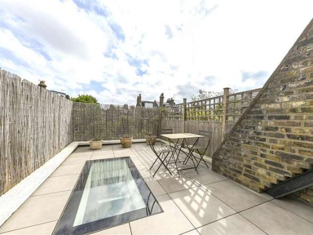 Apartment for sale in Gospel Oak, Greater London