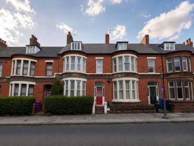 Apartment for sale in Allerton, Calderstones
