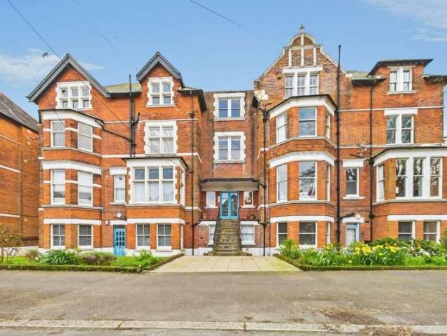 Apartment for sale in Folkestone