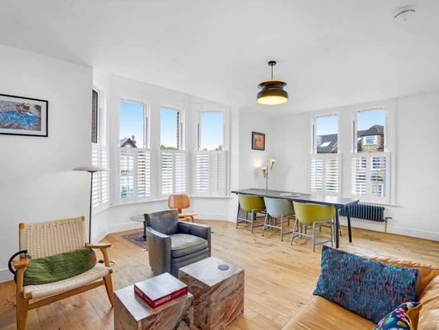 Apartment for sale in West Dulwich, Greater London