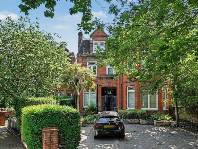 Apartment for sale in South Hampstead, Greater London