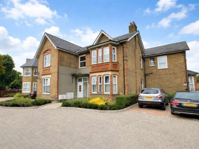 Apartment for sale in London Borough of Hounslow, Feltham