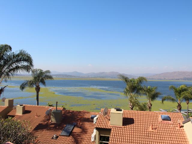Apartment for sale in Hartbeespoort Dam Nature Reserve, North West