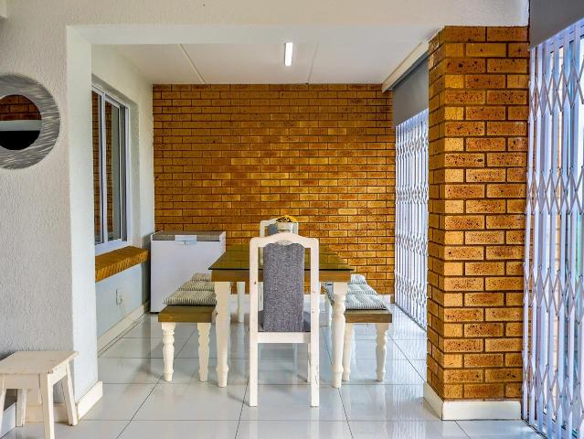 Apartment for sale in Kingsburgh, Kwazulu-natal