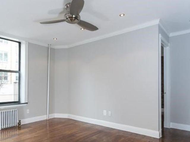 Apartment for rent in Arverne, New York