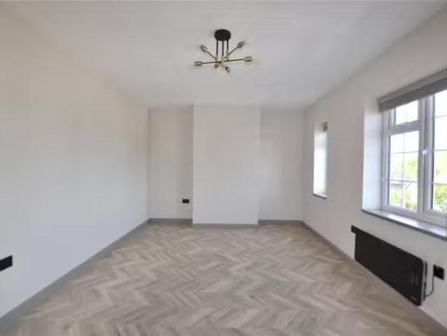 Apartment for rent in Malden Rushett, Greater London