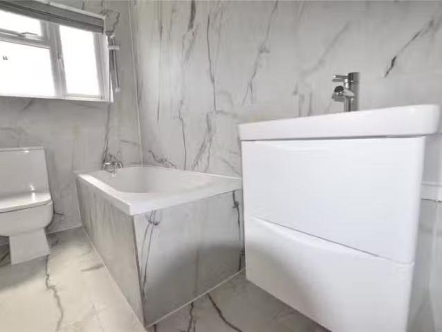 Apartment for rent in Malden Rushett, Greater London