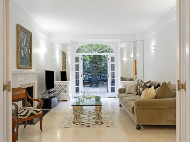 Apartment for rent in Chelsea, Cat Hill