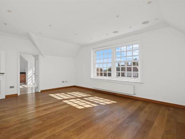 Apartment for rent in Hampstead, Greater London