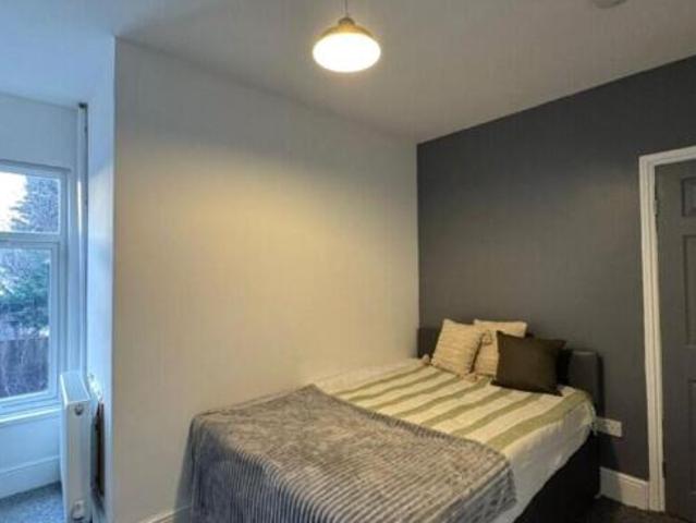 Apartment for rent in Cat Hill, England