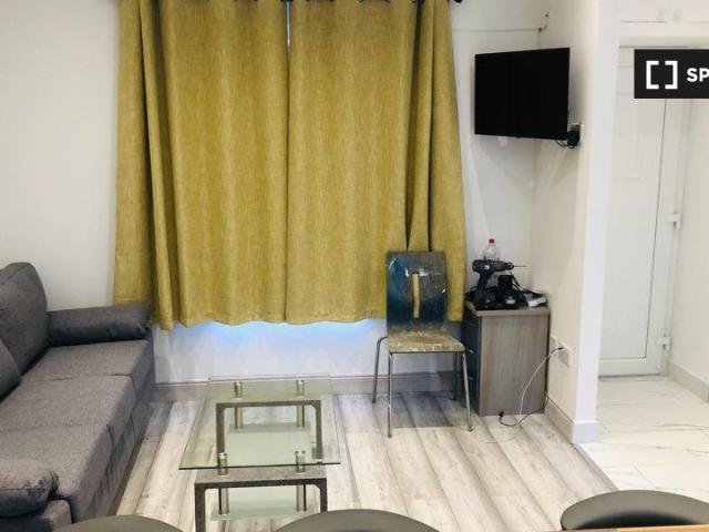 Apartment to rent in Bluebell, North Tipperary