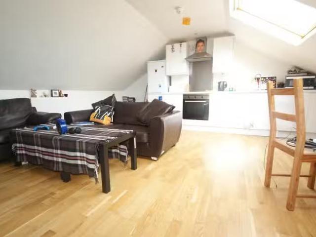 Apartment for rent in Cotham, Golden Hill