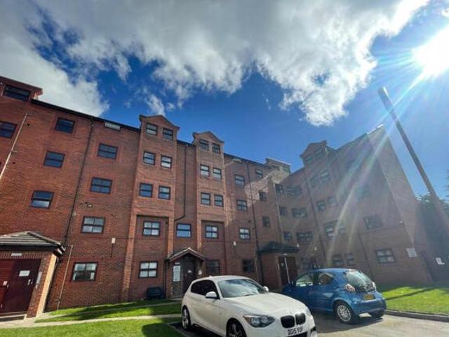 House for rent in Hyde Park, West Yorkshire