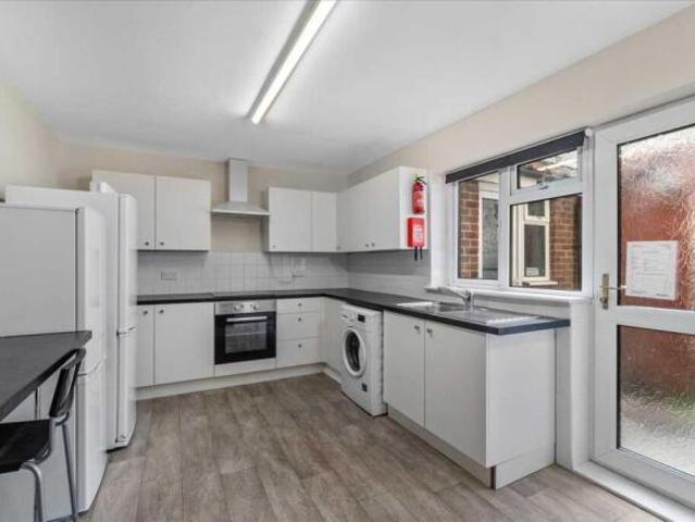 Apartment for rent in Pennycomequick, Mount Wise