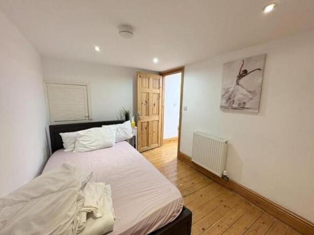 Apartment for rent in Broomhill, South Yorkshire