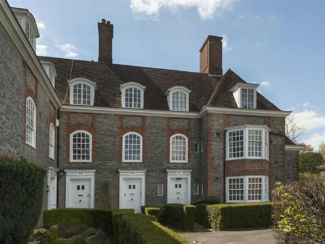 Flat for sale in London Borough of Barnet, Greater London