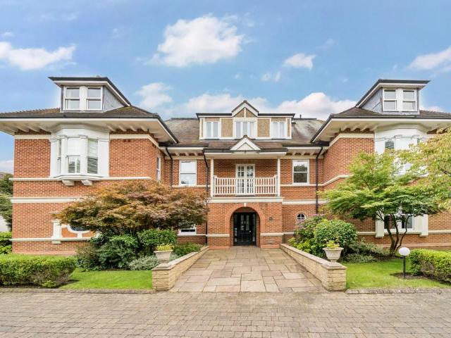 Flat for sale in West Cliff, Bournemouth