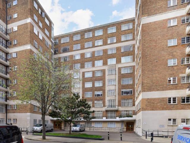 Flat for sale in Paddington, Greater London