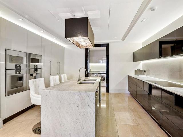 Flat for sale in Belgravia, Isle Of Man