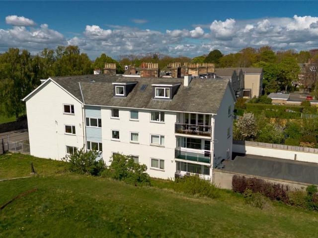 Flat for sale in Morningside, Scotland