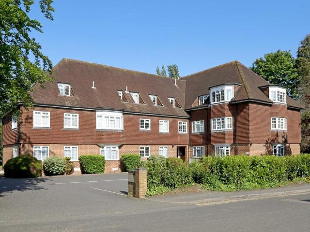 Flat for sale in Beaconsfield, Penn Bottom