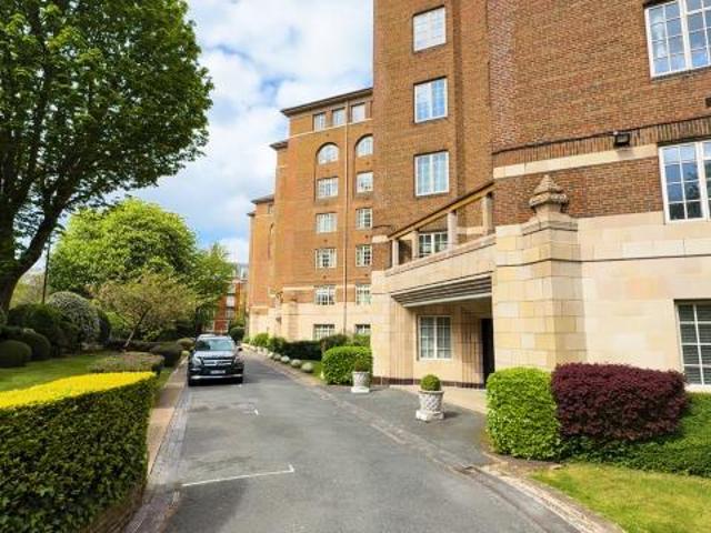 Flat for sale in St. John's Wood, Greater London