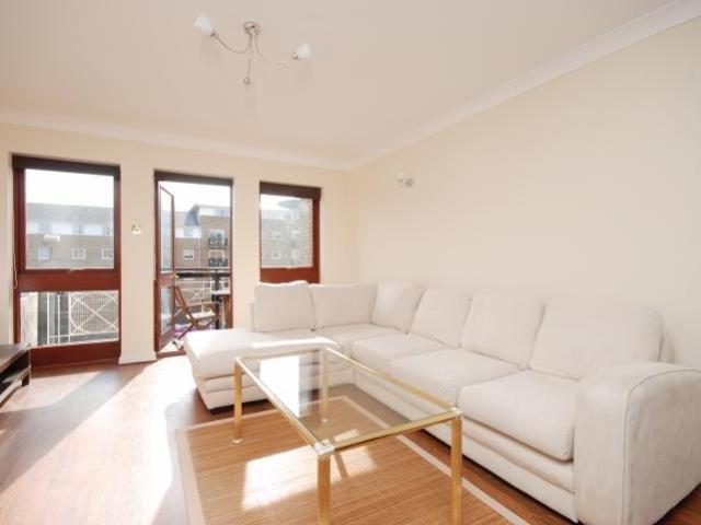 Flat for sale in Ratcliffe, Limehouse