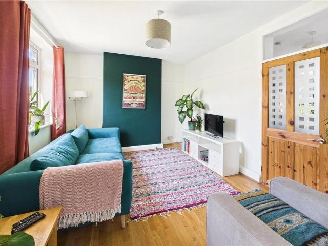 Flat for sale in Streatham Hill, Greater London