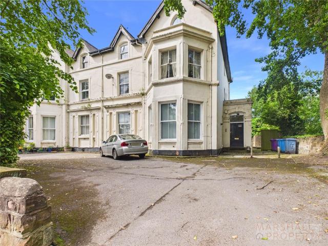 Flat for sale in Calderstones