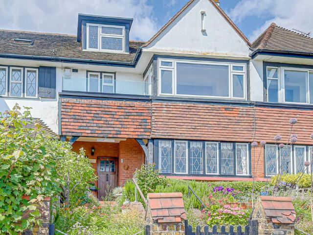 Flat for sale in Alton Barnes, Isle Of Man