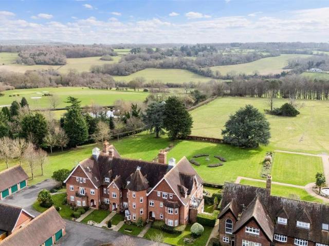 Flat for sale in Red Hill, Surrey